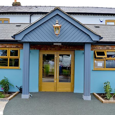 The Ugly Duckling Telford Exterior foto